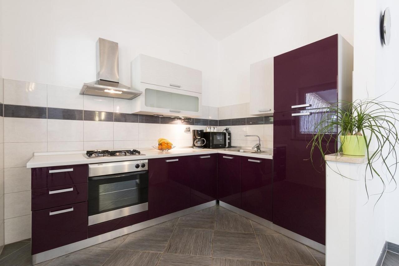 Apartment Carmen Пула Екстериор снимка