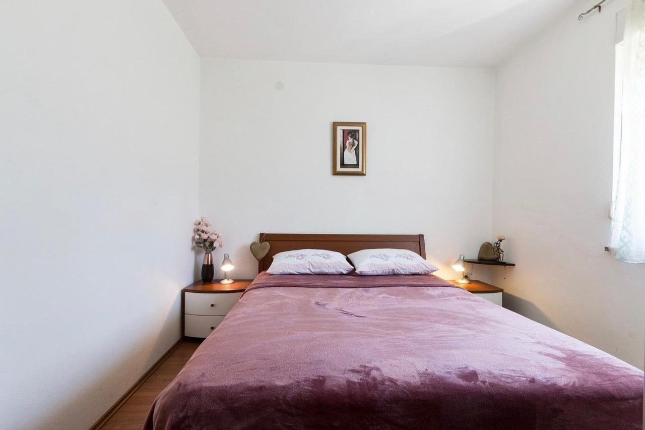 Apartment Carmen Пула Екстериор снимка