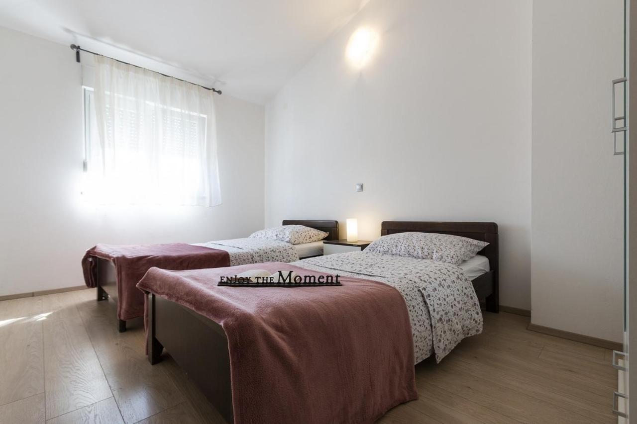 Apartment Carmen Пула Екстериор снимка