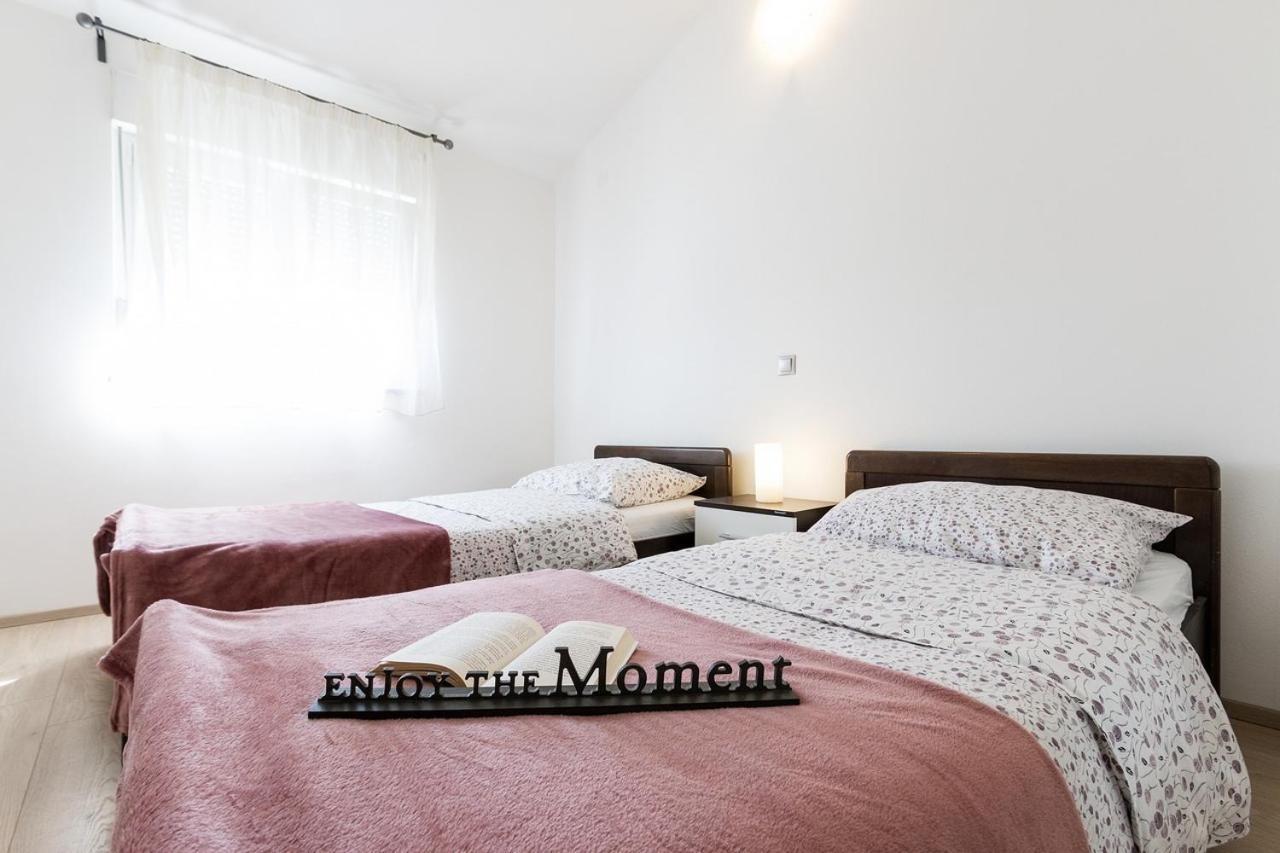 Apartment Carmen Пула Екстериор снимка