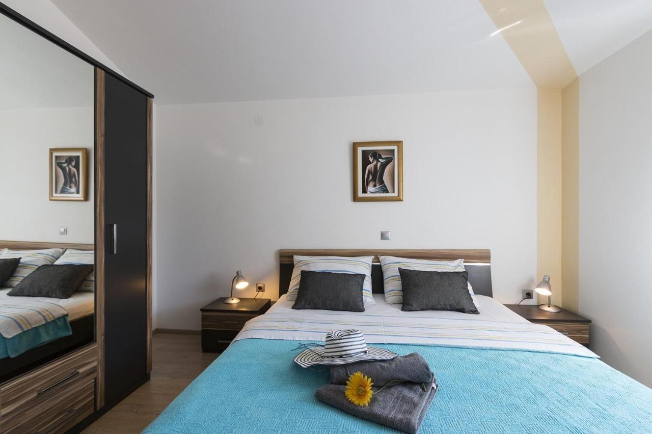 Apartment Carmen Пула Екстериор снимка
