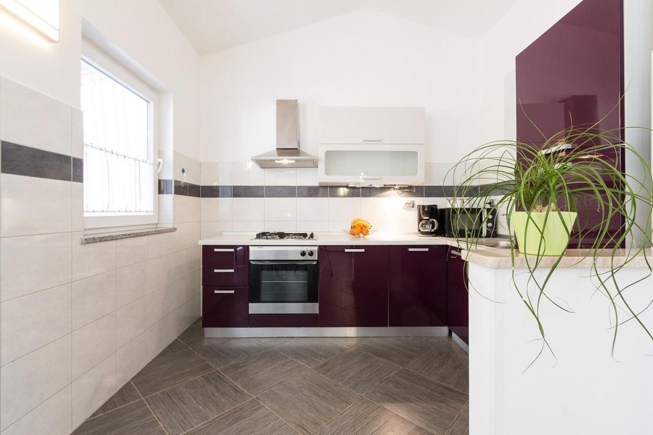 Apartment Carmen Пула Екстериор снимка