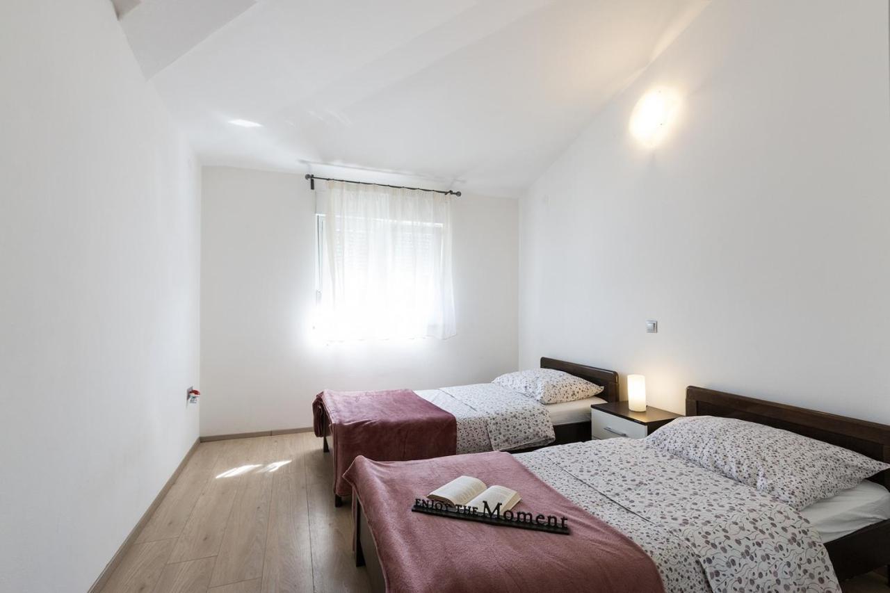 Apartment Carmen Пула Екстериор снимка